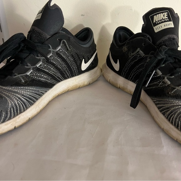 Women's NIKE FLEX ADAPT TR Athletic Running Shoes 831579 SIZE 8 US 39 EU Black - Picture 5 of 6